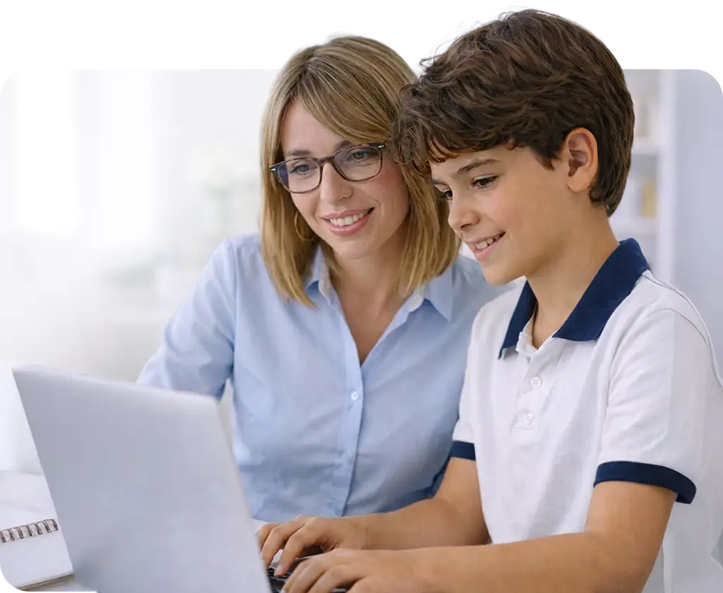 Mantén y fortalece la relación con la comunidad educativa